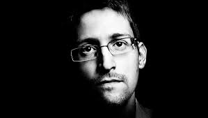 Russia Might Send Snowden to Trump as a ‘Gift’